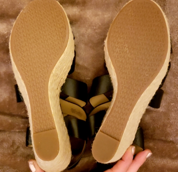 ****SOLD****      Michael Kors Black Leather Wedges - Picture 7 of 9